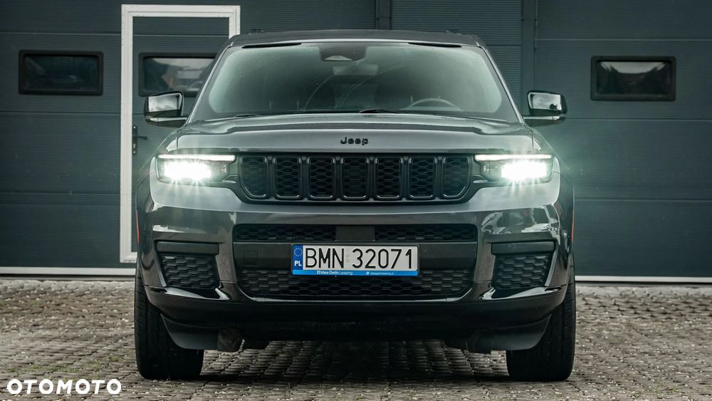 Jeep Grand Cherokee - 31