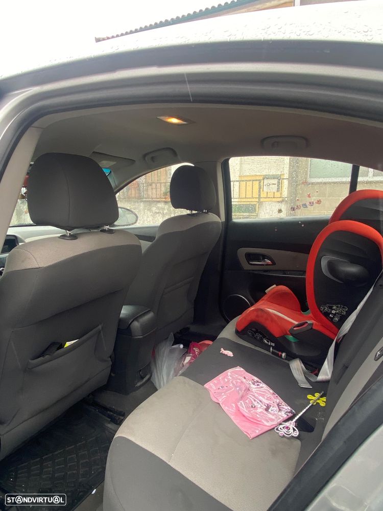 Chevrolet Cruze 1.6 LS - 9