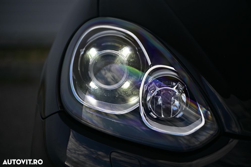 Porsche Cayenne 3.0 L - 25