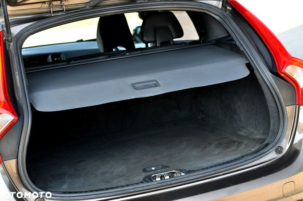 Volvo V60 Cross Country D3 Drive-E Momentum - 12