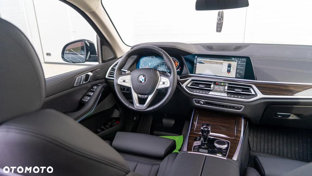 BMW X7 xDrive40i - 13