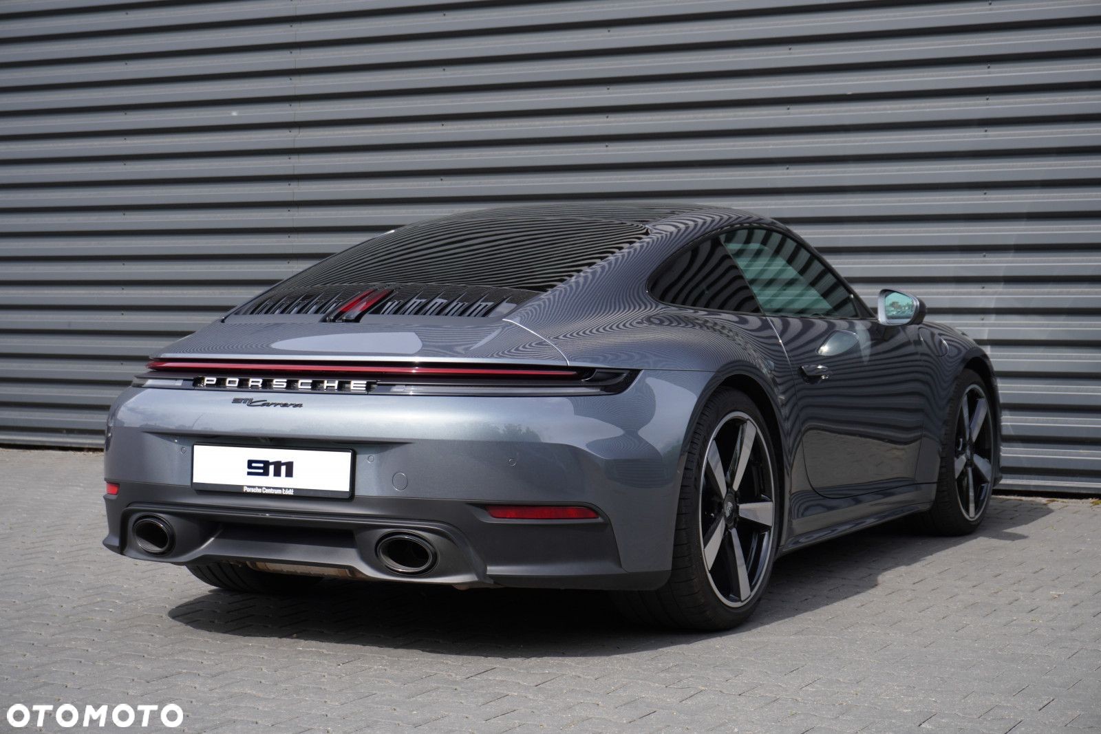 Porsche 911 Carrera - 7