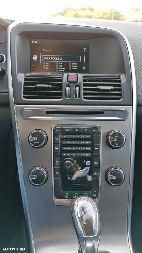 Volvo XC 60 D4 Geartronic Summum - 18