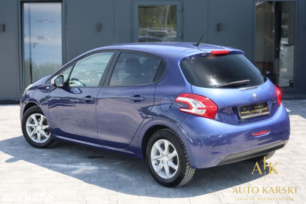 Peugeot 208 - 10