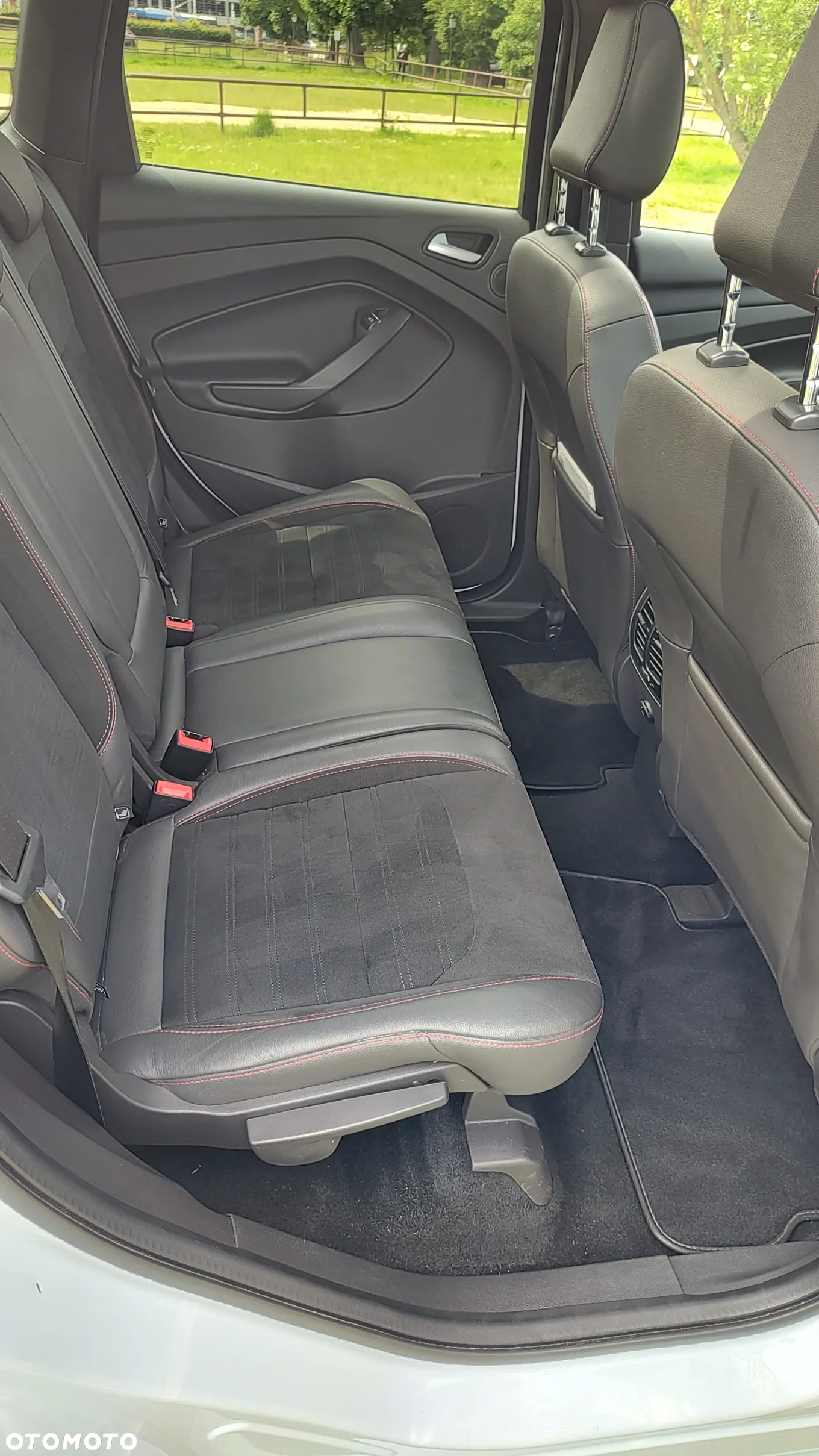 Ford Kuga 2.0 TDCi AWD ST-Line - 12