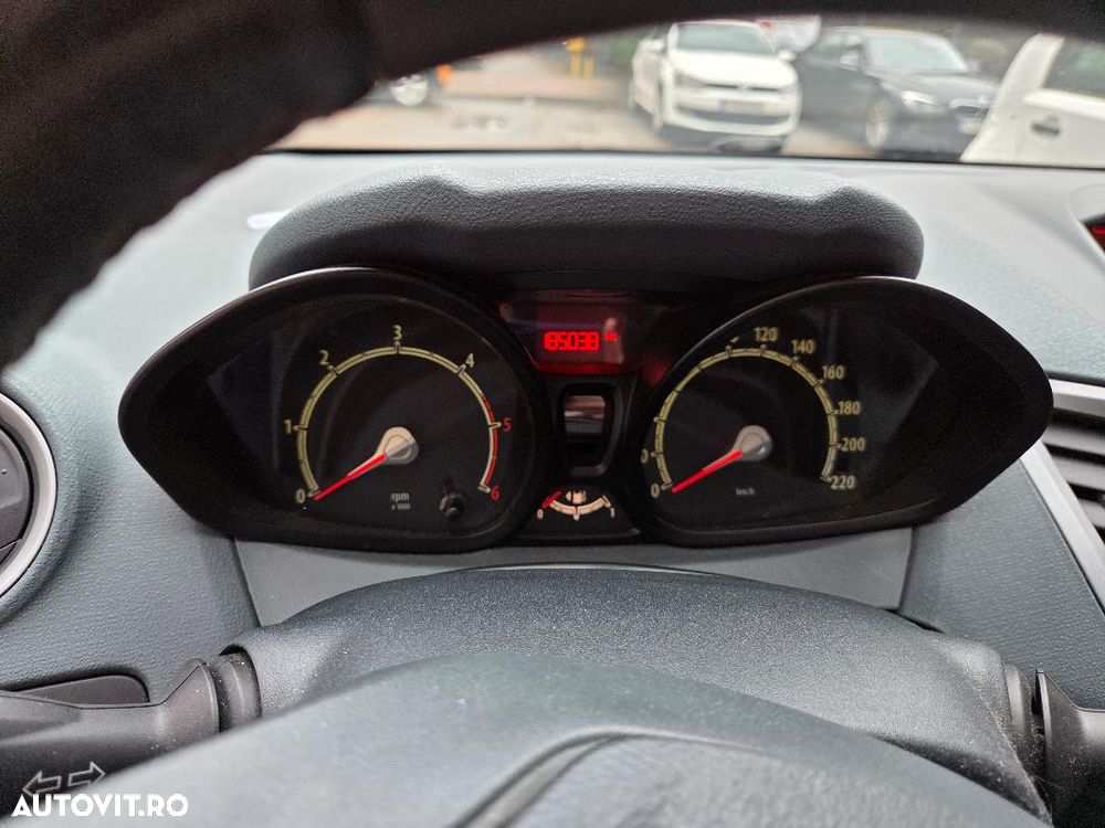 Ford Fiesta 1.6 TDCI DPF Ghia - 3