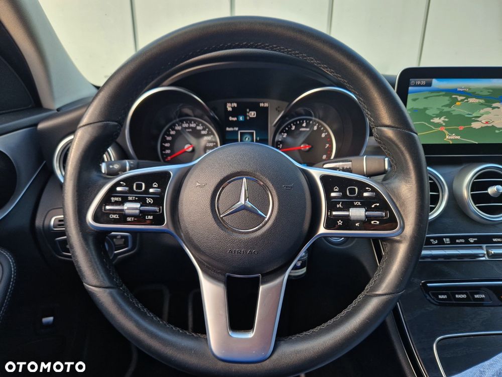 Mercedes-Benz Klasa C 200 7G-TRONIC Edition - 27
