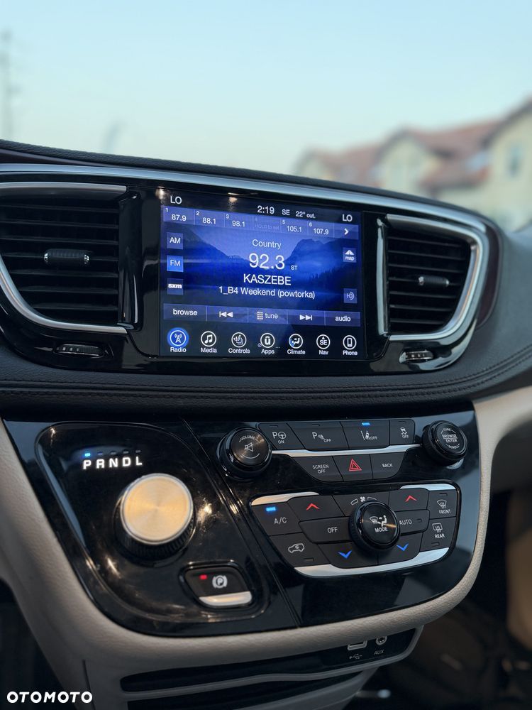 Chrysler Pacifica - 8