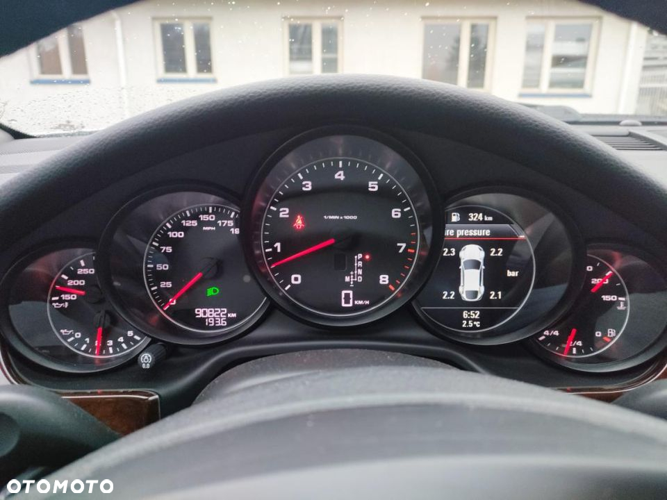 Porsche Panamera - 12