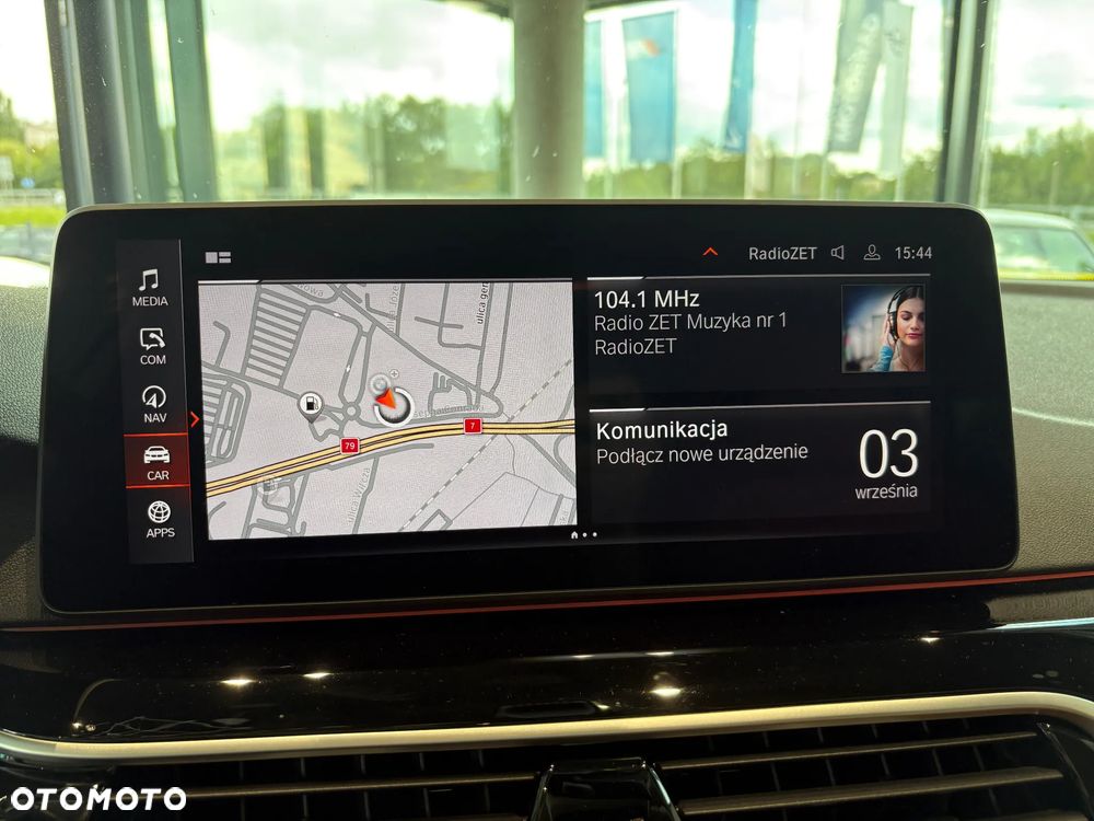 BMW Seria 5 530i xDrive mHEV - 16