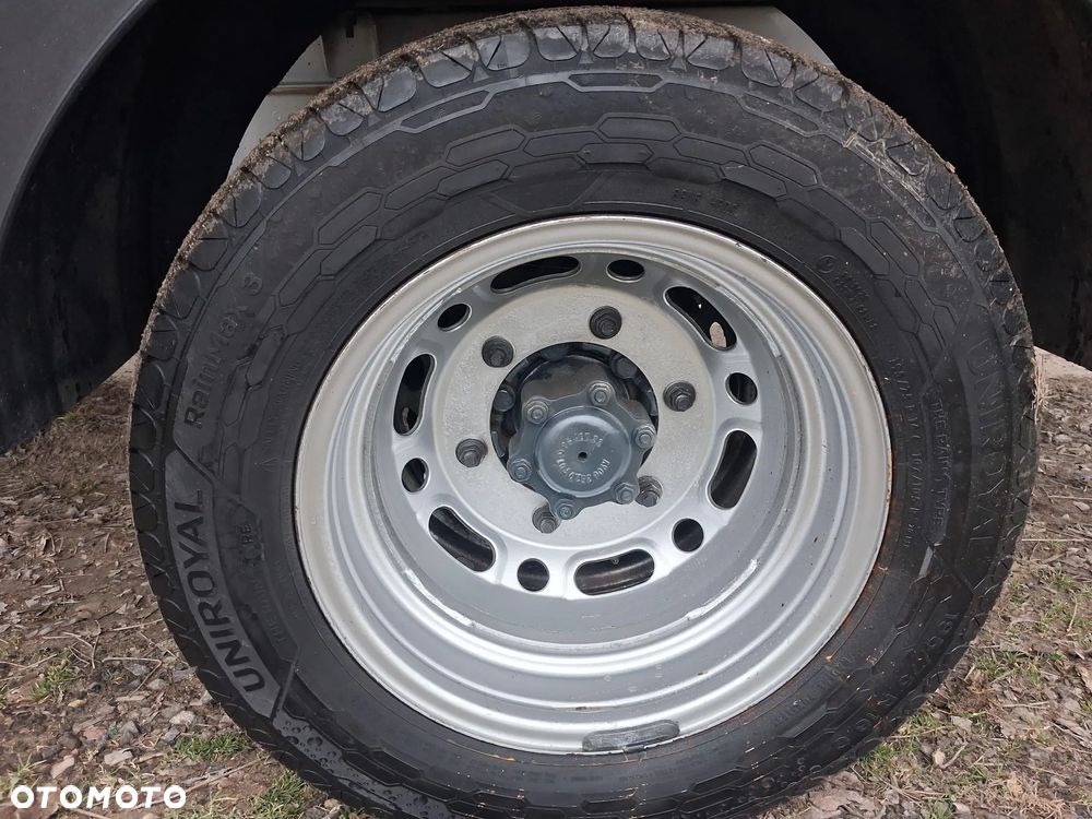 Mercedes-Benz Sprinter - 13