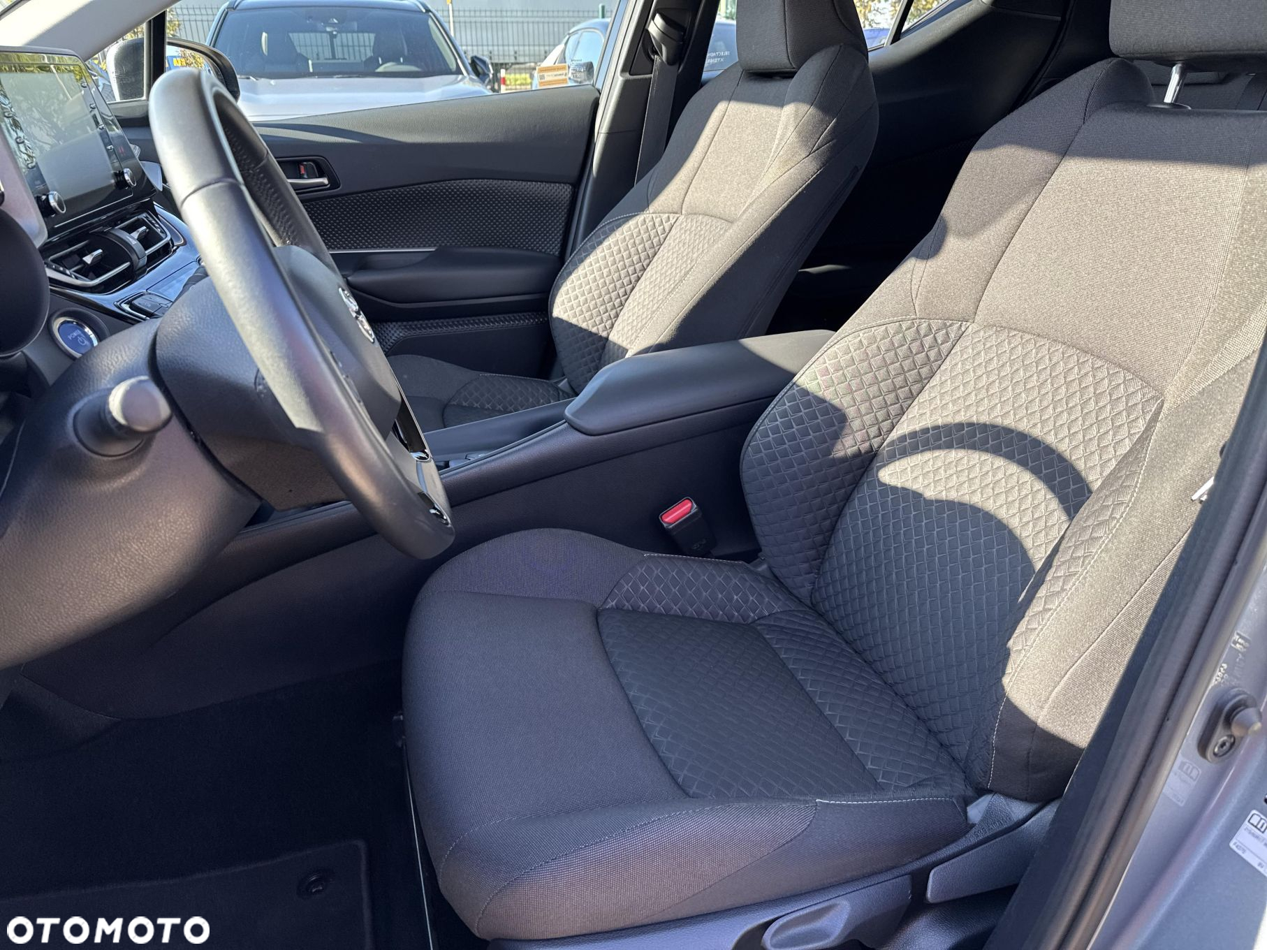 Toyota C-HR - 14