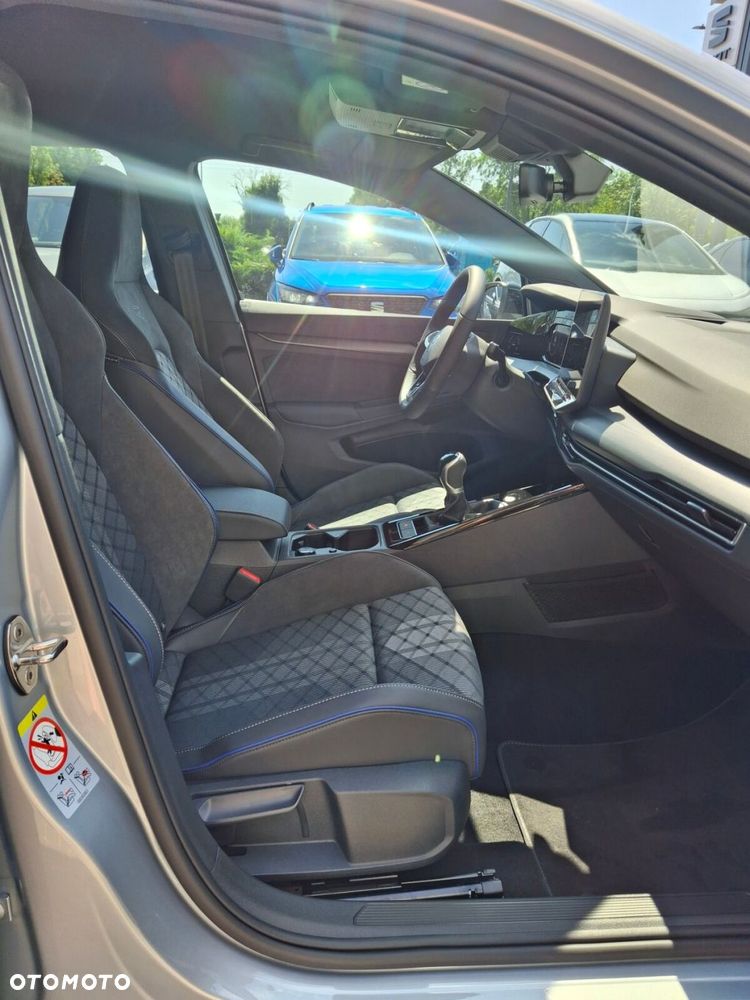 Volkswagen Golf 1.5 TSI R-Line Plus - 21