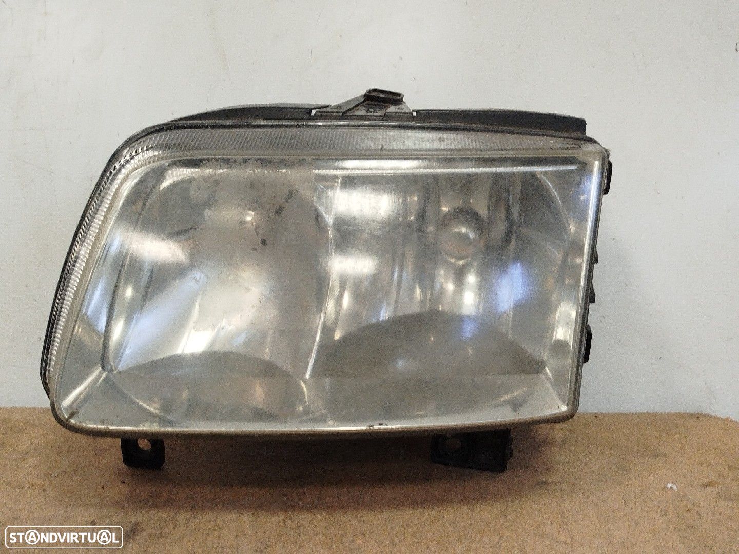 Farol/ Otica Dianteiro Esq Volkswagen Polo (6N2) - 1