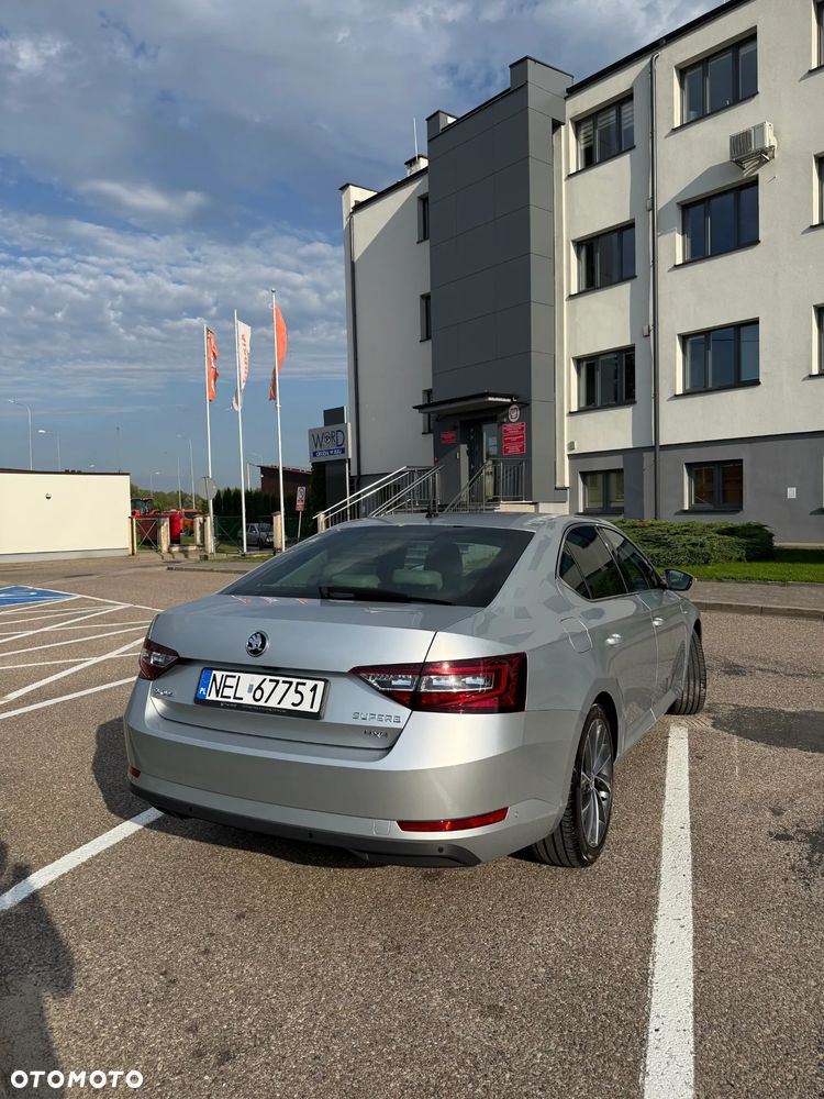 Skoda Superb 2.0 TDI 4x4 L&K DSG - 6