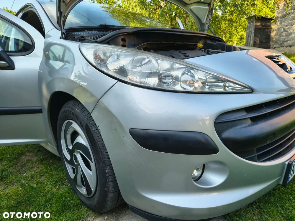 Peugeot 207 1.4 16V Presence - 17