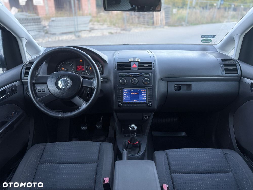 Volkswagen Touran 2.0 TDI DPF Highline - 24