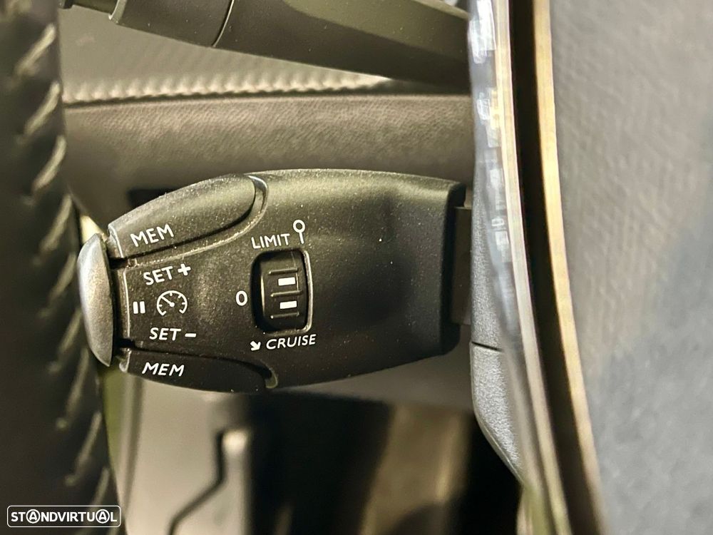 Peugeot 2008 1.5 BlueHDi Active Pack - 25