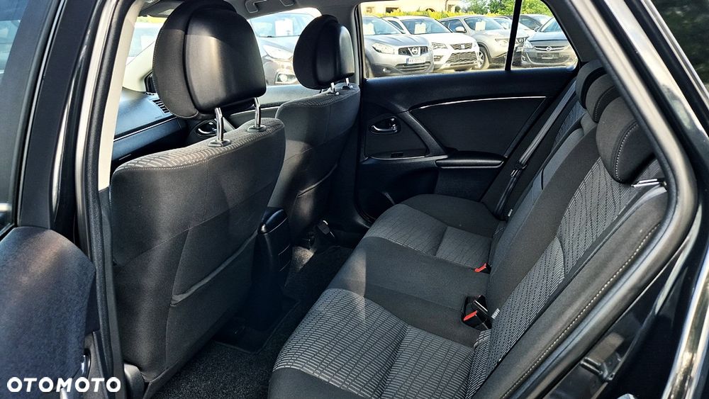 Toyota Avensis Touring Sports 1.8 Executive - 32