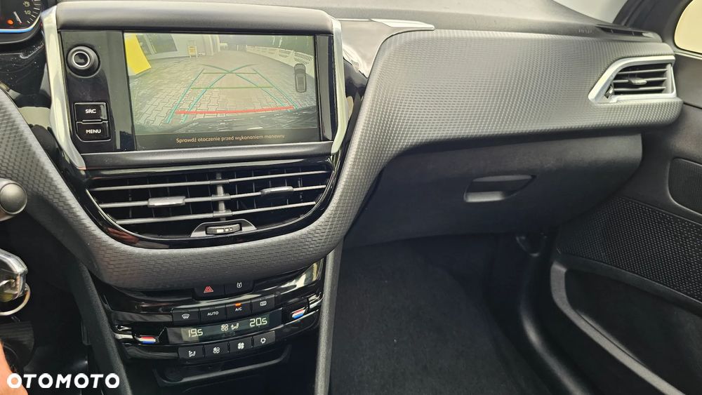 Peugeot 2008 BlueHDi 100 STOP & START Allure - 20