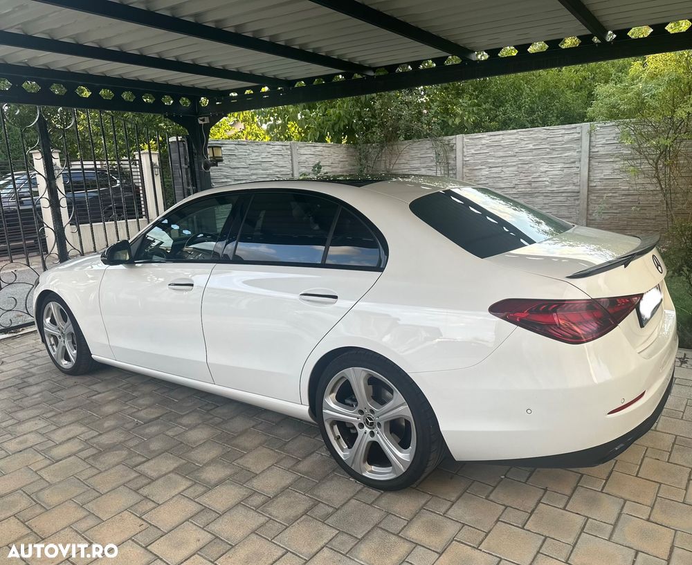 Mercedes-Benz C 300 4Matic T 9G-TRONIC - 11