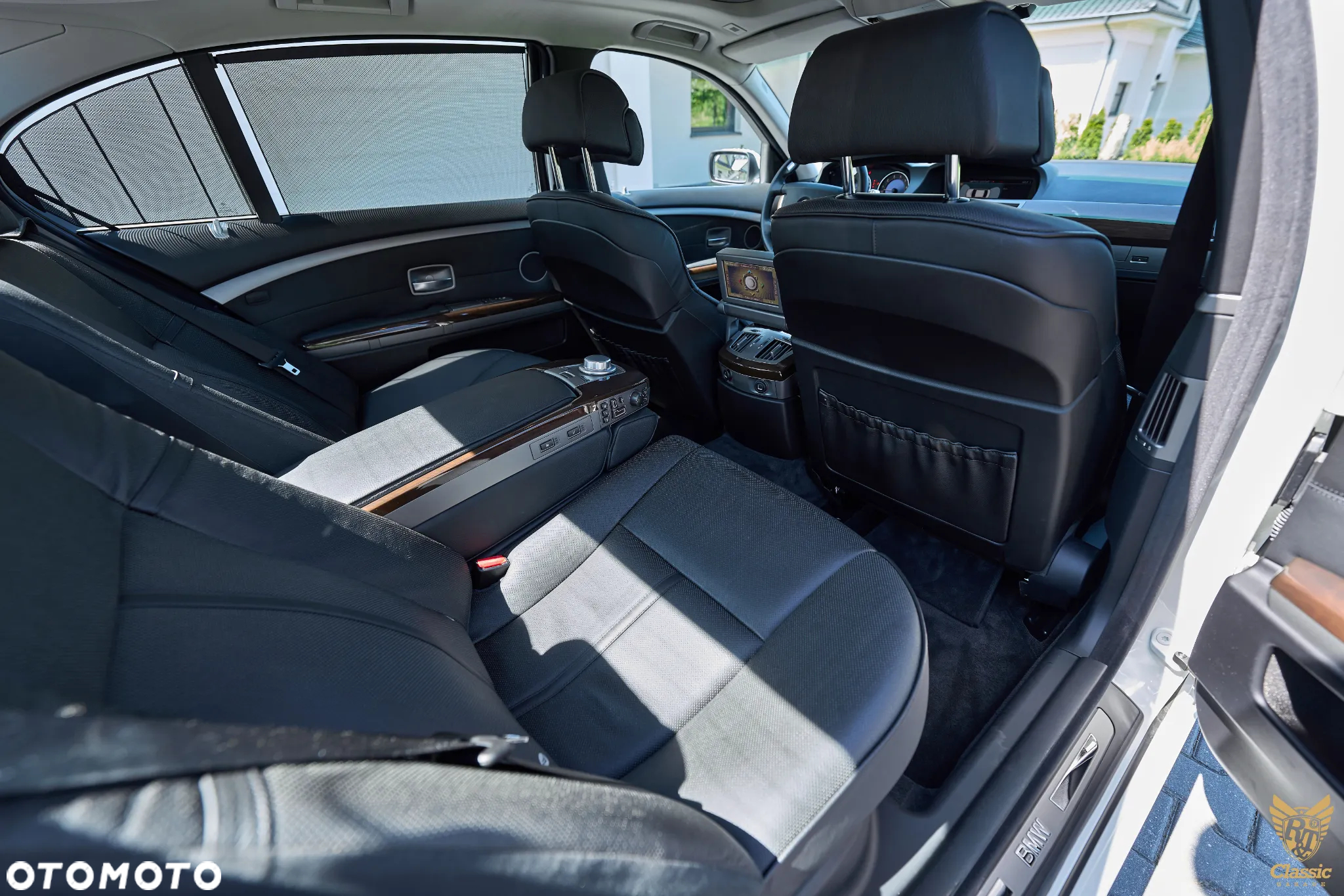 BMW Seria 7 750i L - 38