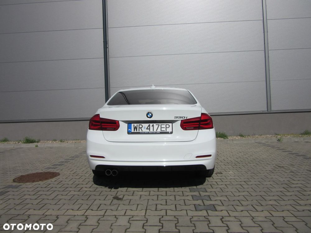 BMW Seria 3 330i Luxury Line sport - 10