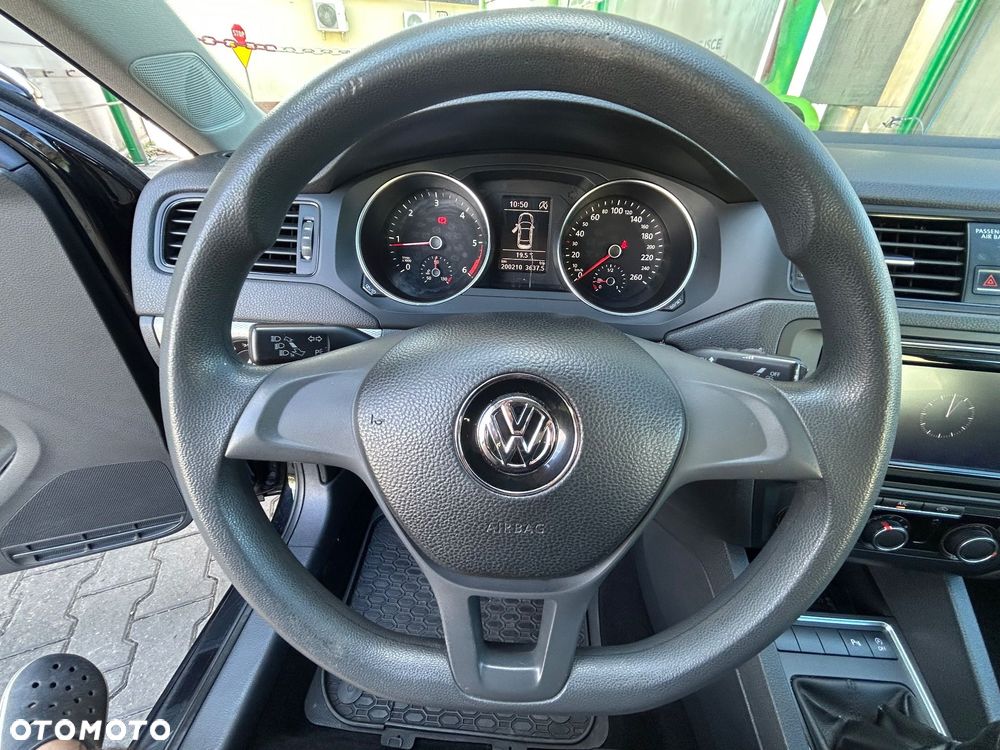 Volkswagen Jetta 2.0 TDI DPF BMT Trendline - 12