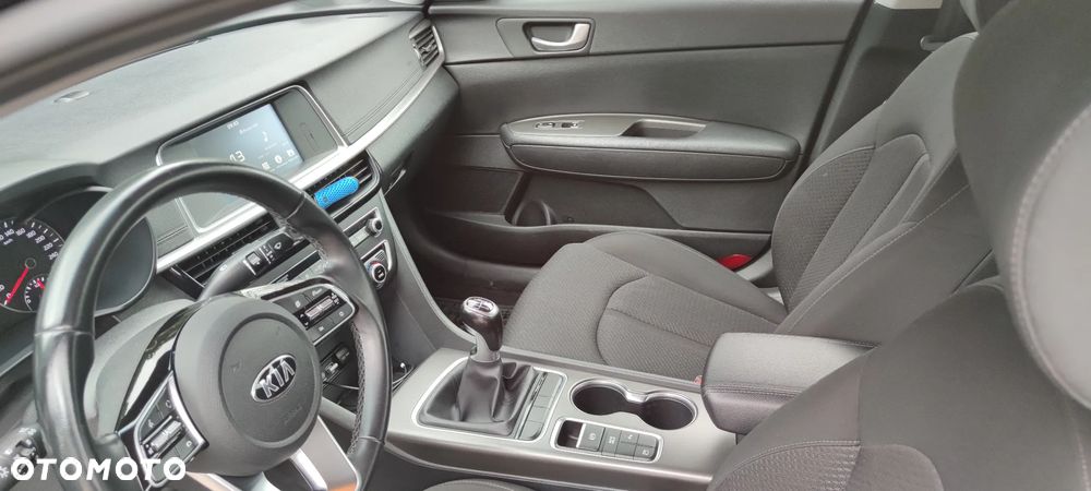 Kia Optima 2.0 M - 18