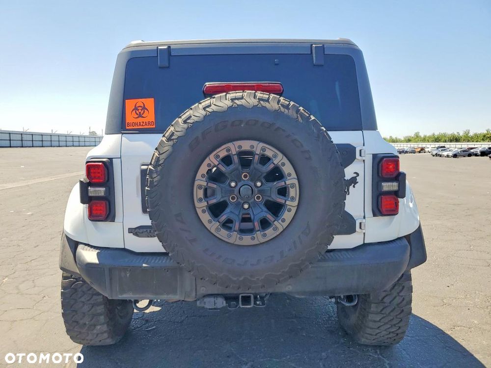 Ford Bronco - 7
