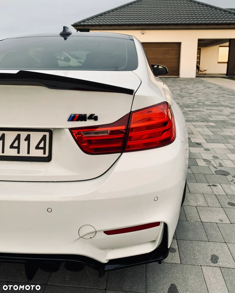 BMW M4 Coupe DKG - 12