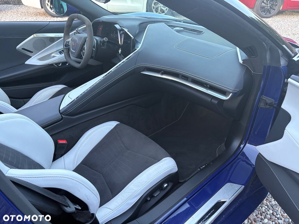 Chevrolet Corvette - 25