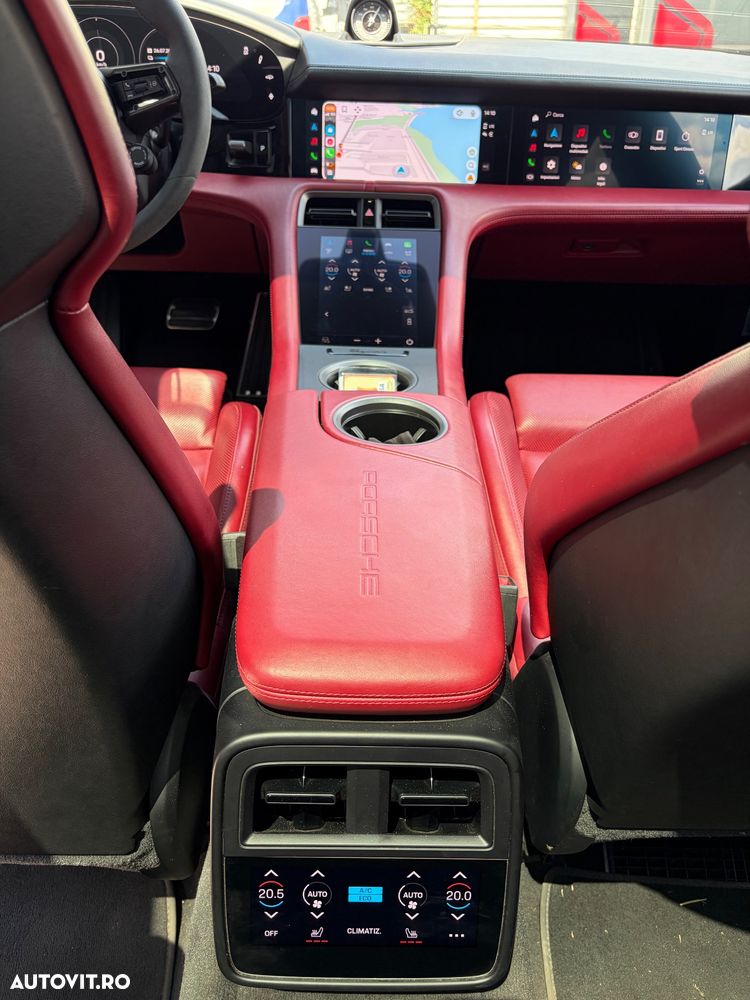 Porsche Taycan - 8