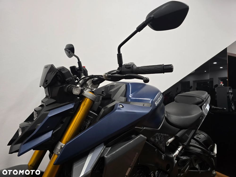 Suzuki GSX - 20