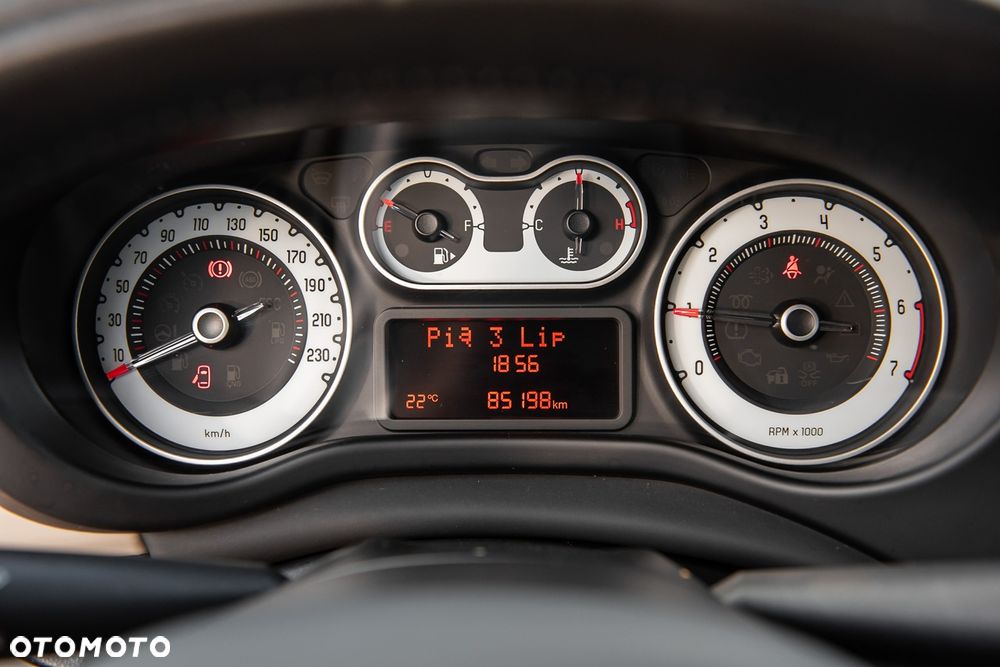 Fiat 500L 1.4 T-Jet 16V Lounge - 24