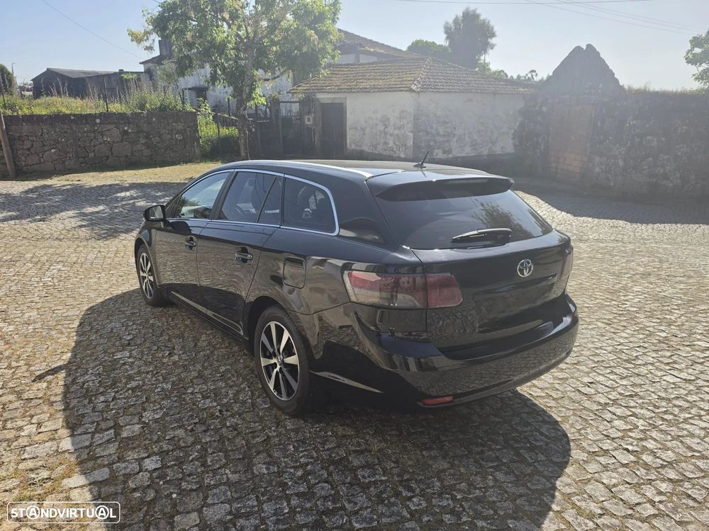 Toyota Avensis SW 2.0 D-4D Luxury - 7