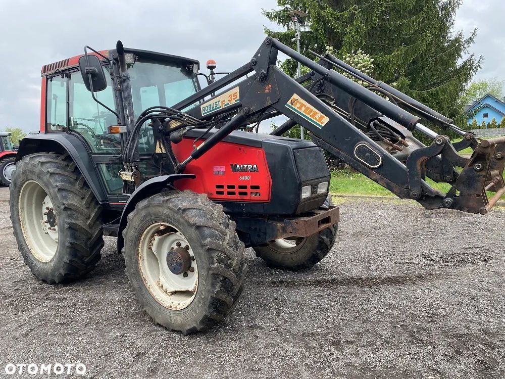 Valtra 6400 z ładowaczem Stoll - 2