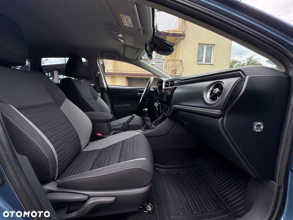 Toyota Auris 1.6 Prestige - 34