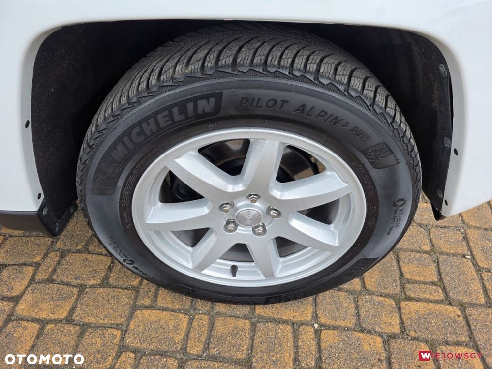 Jeep Cherokee - 25