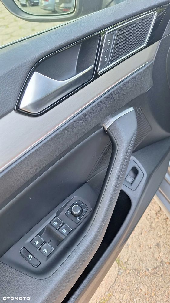 Volkswagen Passat - 22