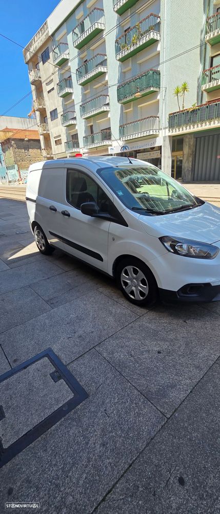 Ford Courier - 3