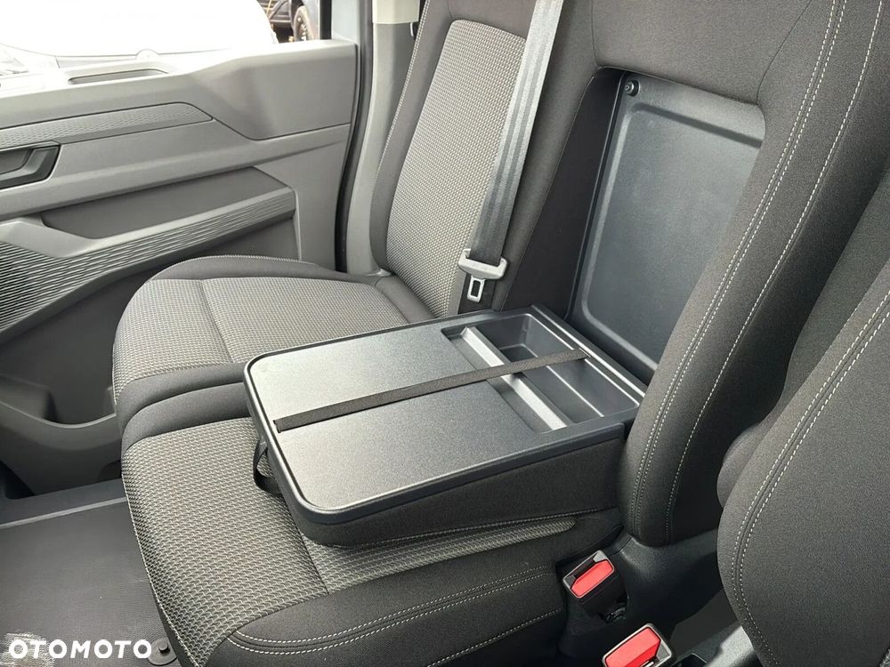 Volkswagen Caravelle - 16