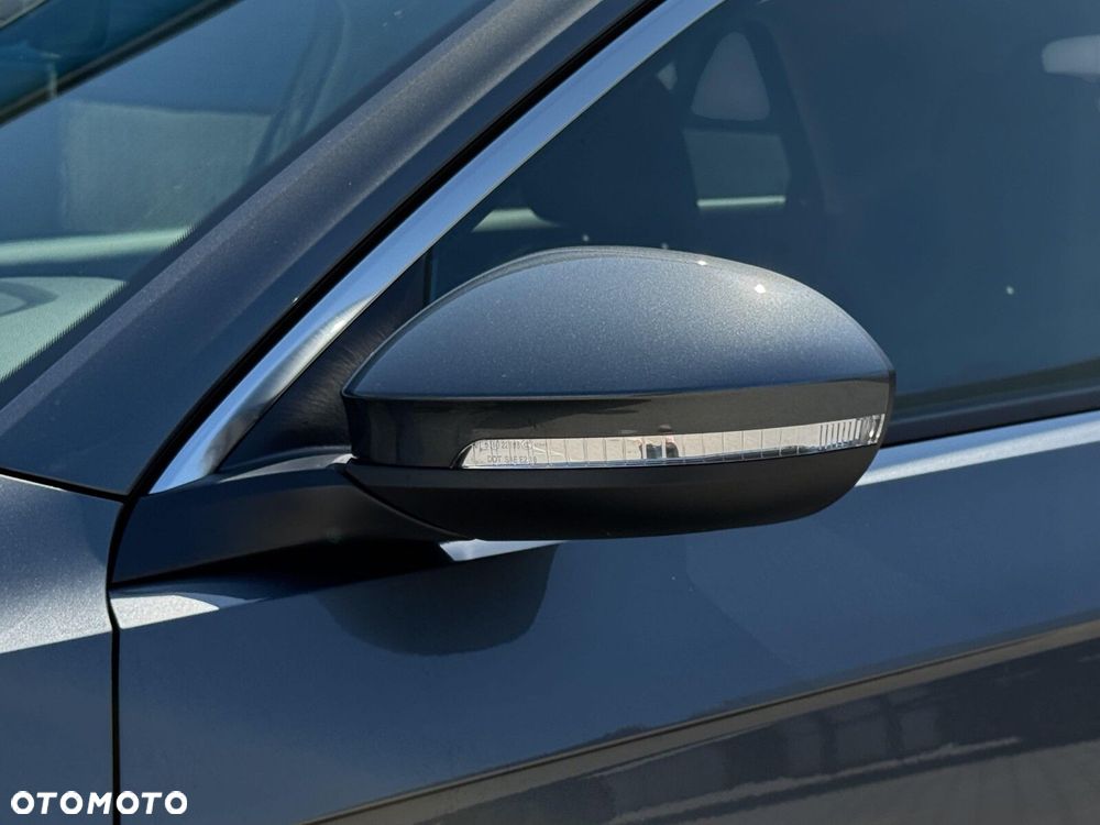Volkswagen T-Roc - 10