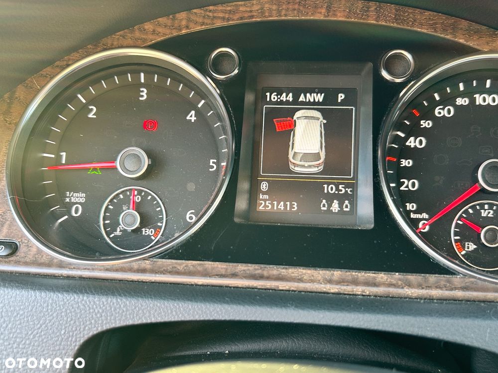 Volkswagen Passat 2.0 TDI Highline R-Style DSG - 4