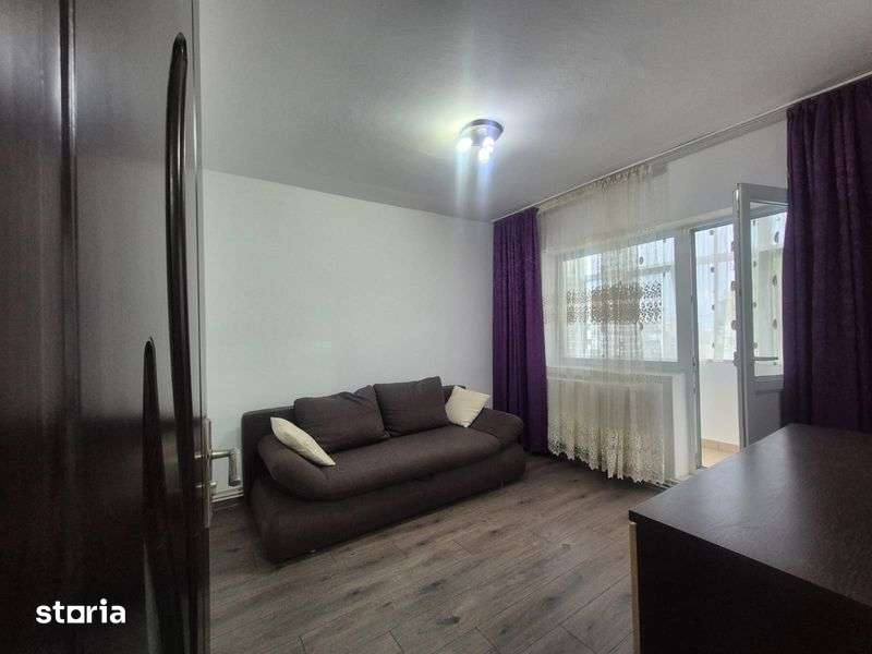 Inchiriere apartament 3 camere, Strada Dacia, în zona Mall, Târgu Jiu — fotografia 1