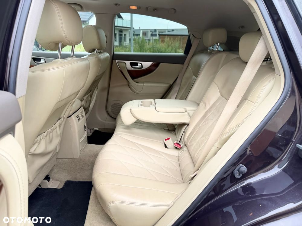 Infiniti QX70 3.0d S - 15