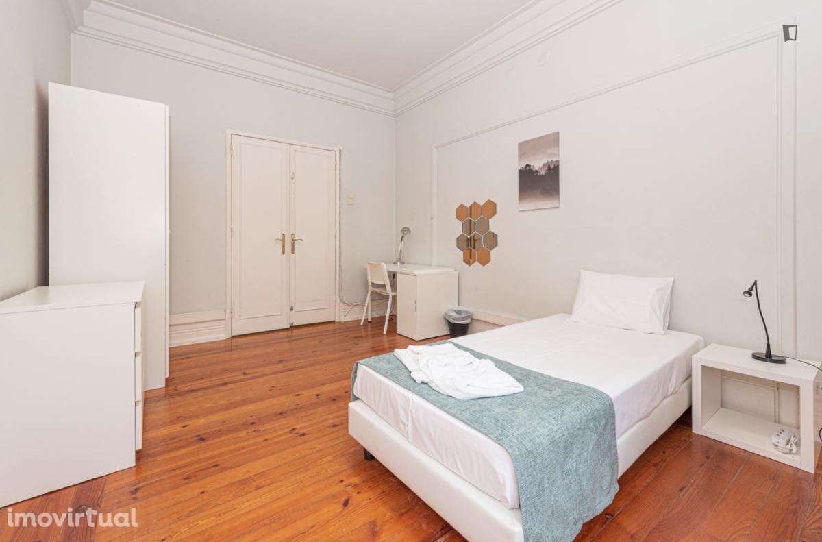 Quarto - localizado em Marquês de Pombal Lisbon - Grande imagem: 3/17