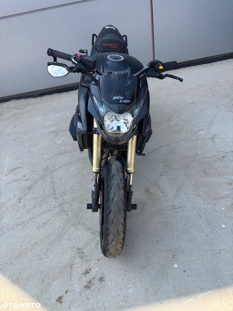 Suzuki GSR - 3