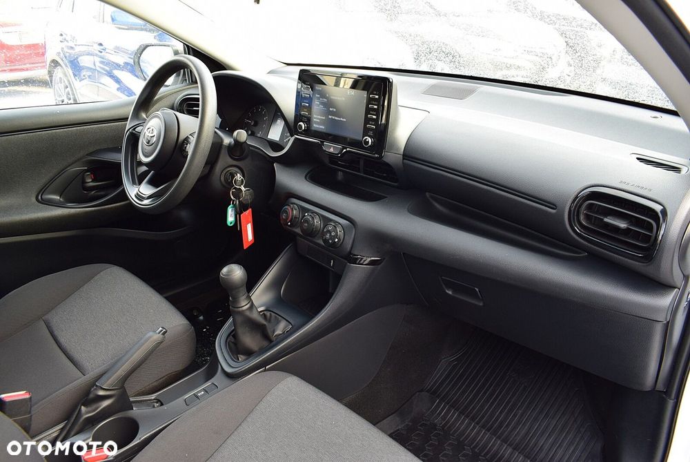Toyota Yaris - 17
