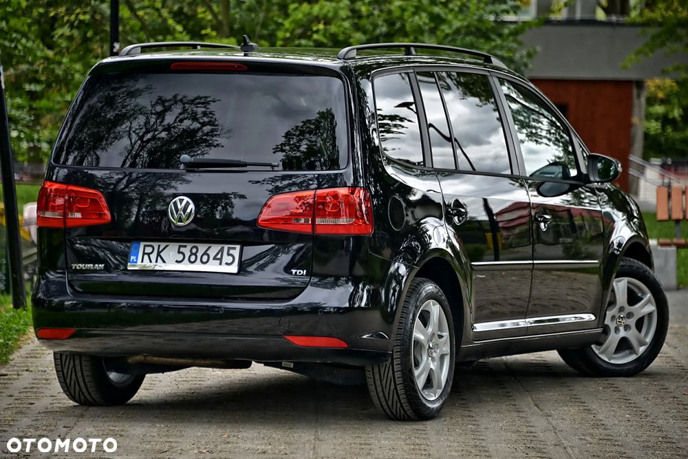 Volkswagen Touran - 17